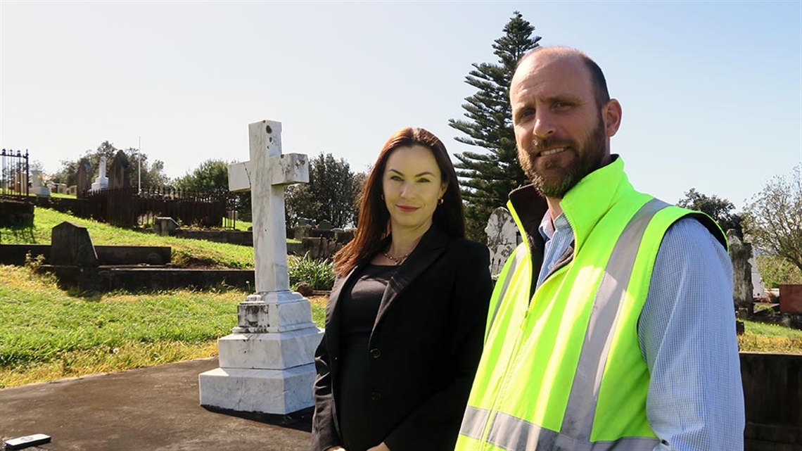 Gerringong Cemetery with Aly Hodgekiss and Guy Stearn