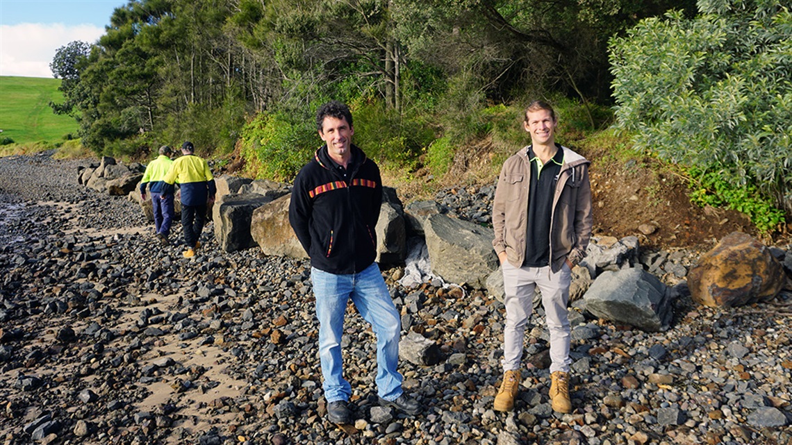 Minnamurra Rock Wall repairs - Byron Robinson and Mitch Golding