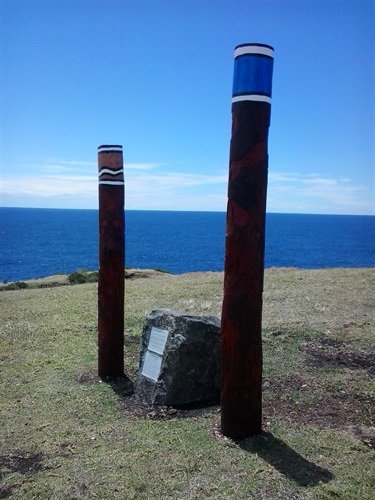 Aboriginal Dreaming Poles - Coastal Walk - Unlce Stephen Russell & Auntie Phylis Stewart