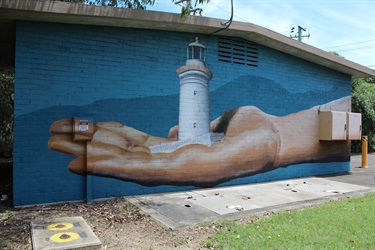 Lighthouse Mural - Freeway - South Bound Kiama Entrance - Trait