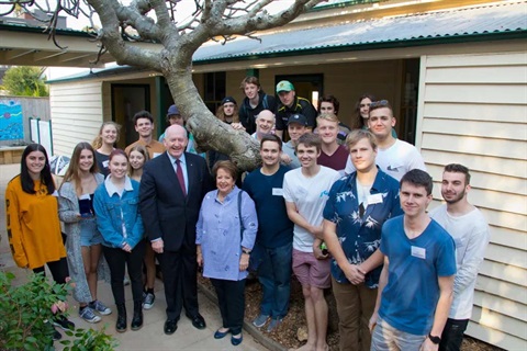 Governor General Peter Cosgrove and his wife Lynne Cosgrove attending Youth Centre in 2018.
